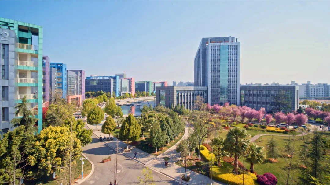 知名企業(yè)紛紛&ldquo;要人&rdquo;，這所70年職校的秘訣在哪？