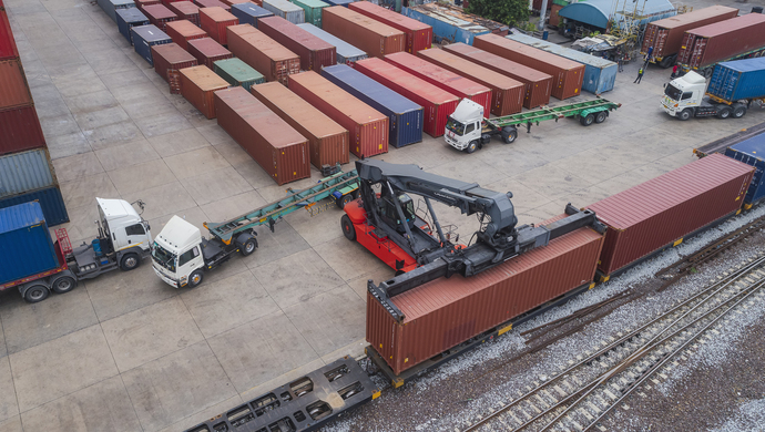 云南德宏部分口岸通道&ldquo;黑箱&rdquo;收費(fèi)加重外貿(mào)企業(yè)負(fù)擔(dān)