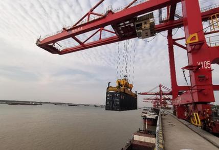 紓困解難、補(bǔ)缺挖潛&mdash;&mdash;制造業(yè)一線&ldquo;穩(wěn)產(chǎn)記&rdquo;