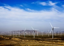 技術(shù)、市場(chǎng)跟不上　風(fēng)光設(shè)備退役難&ldquo;風(fēng)光&rdquo;