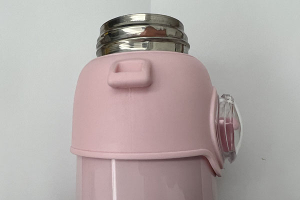 標(biāo)識不清、材質(zhì)以次充好　部分保溫杯存安全隱患