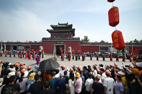 收客、服務(wù)&ldquo;兩張皮&rdquo;　旅游團層層分包躲監(jiān)管